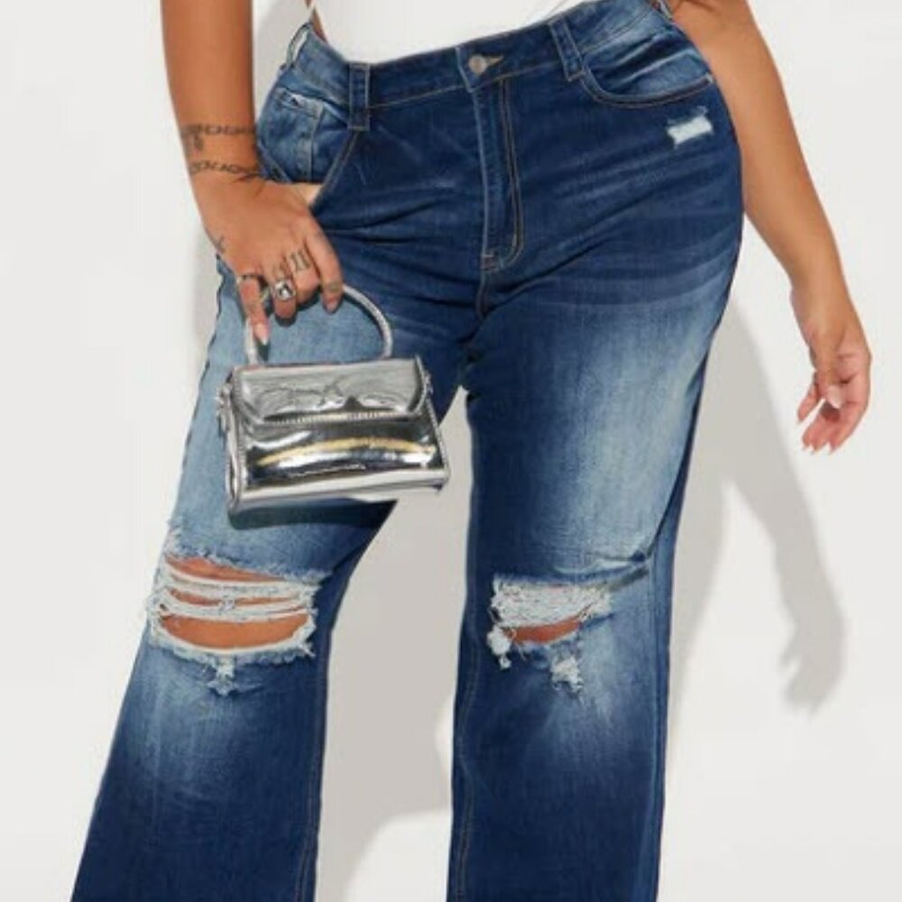 Relaxed Fit Ripped Jeans ( Fashion Nova)